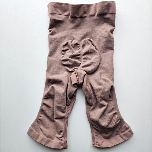 SKIMS Seamless Sculpt Sculpting Mid Thigh Shorts S/M in Umber - Picture 5 of 7